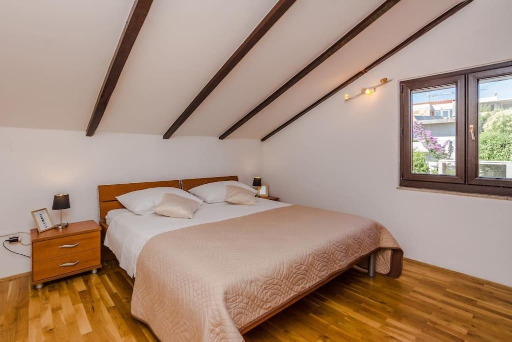 Apartment Roko - Up To 4 People With Free Parking Zadar Exterior foto