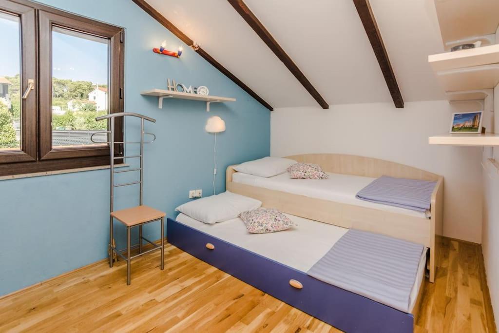 Apartment Roko - Up To 4 People With Free Parking Zadar Exterior foto