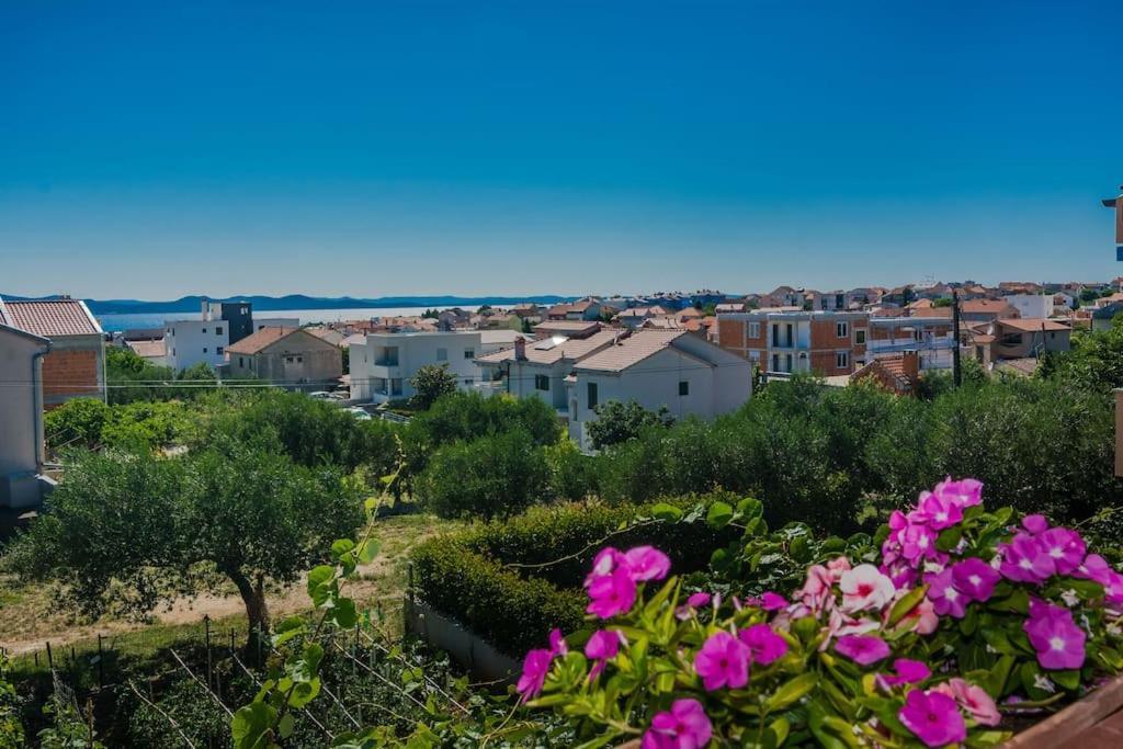 Apartment Roko - Up To 4 People With Free Parking Zadar Exterior foto